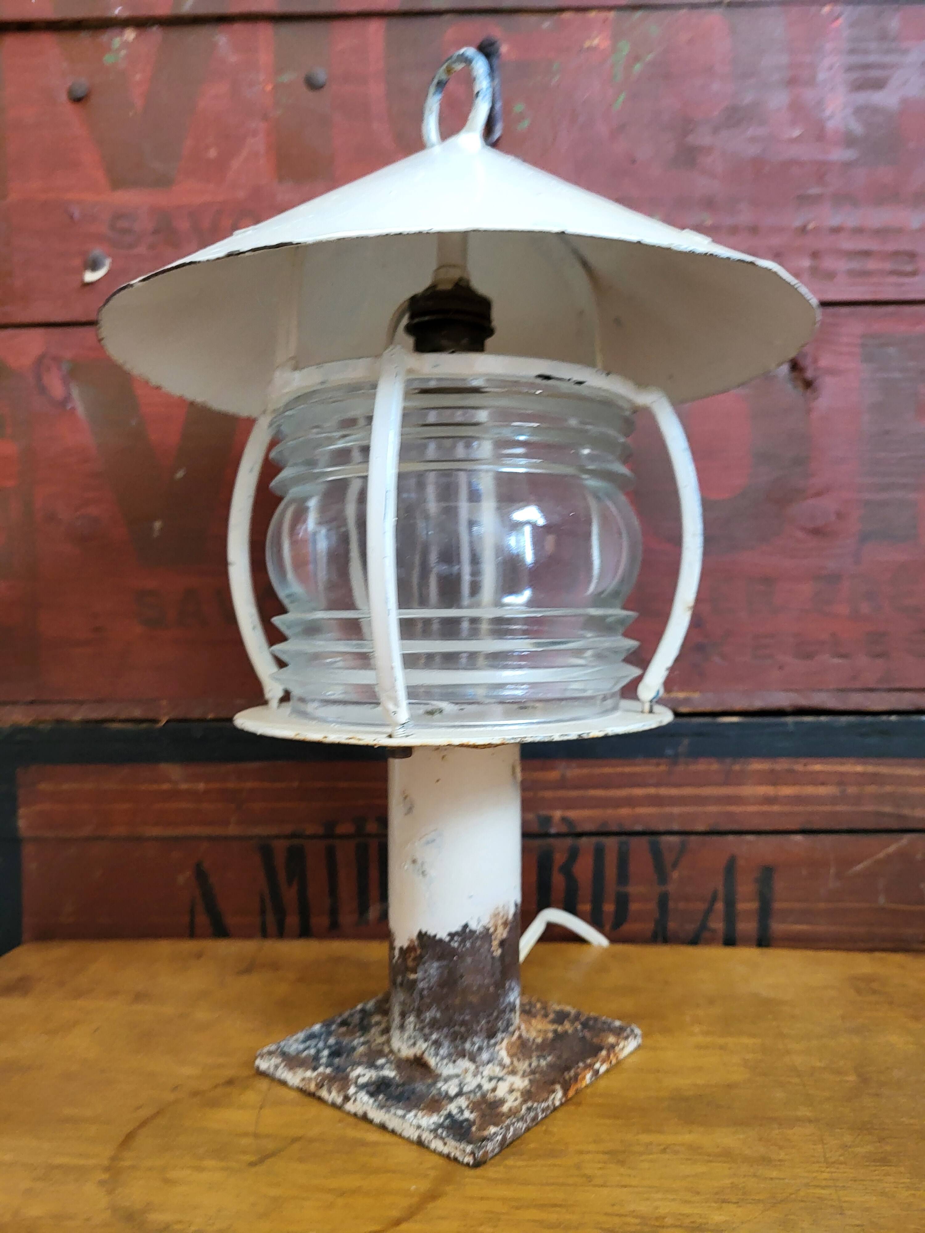 Lampe nautique maritime, modèle original authentique