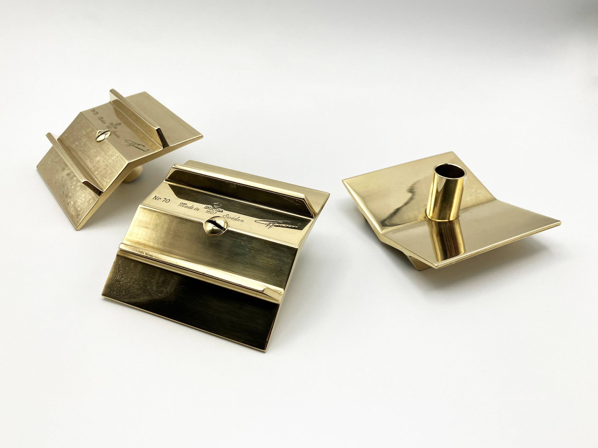 3 “Profile” candlesticks no. 70 in brass • Design Pierre Forssel for Skultuna Éditions • 1960