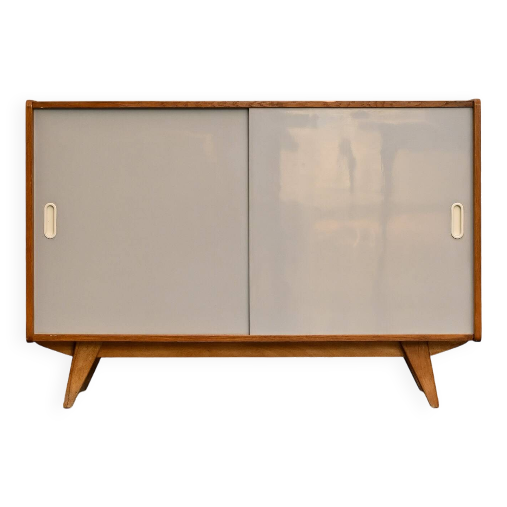 Jiroutek buffet with sliding doors