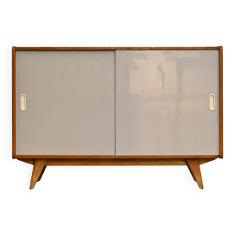 Jiroutek buffet with sliding doors