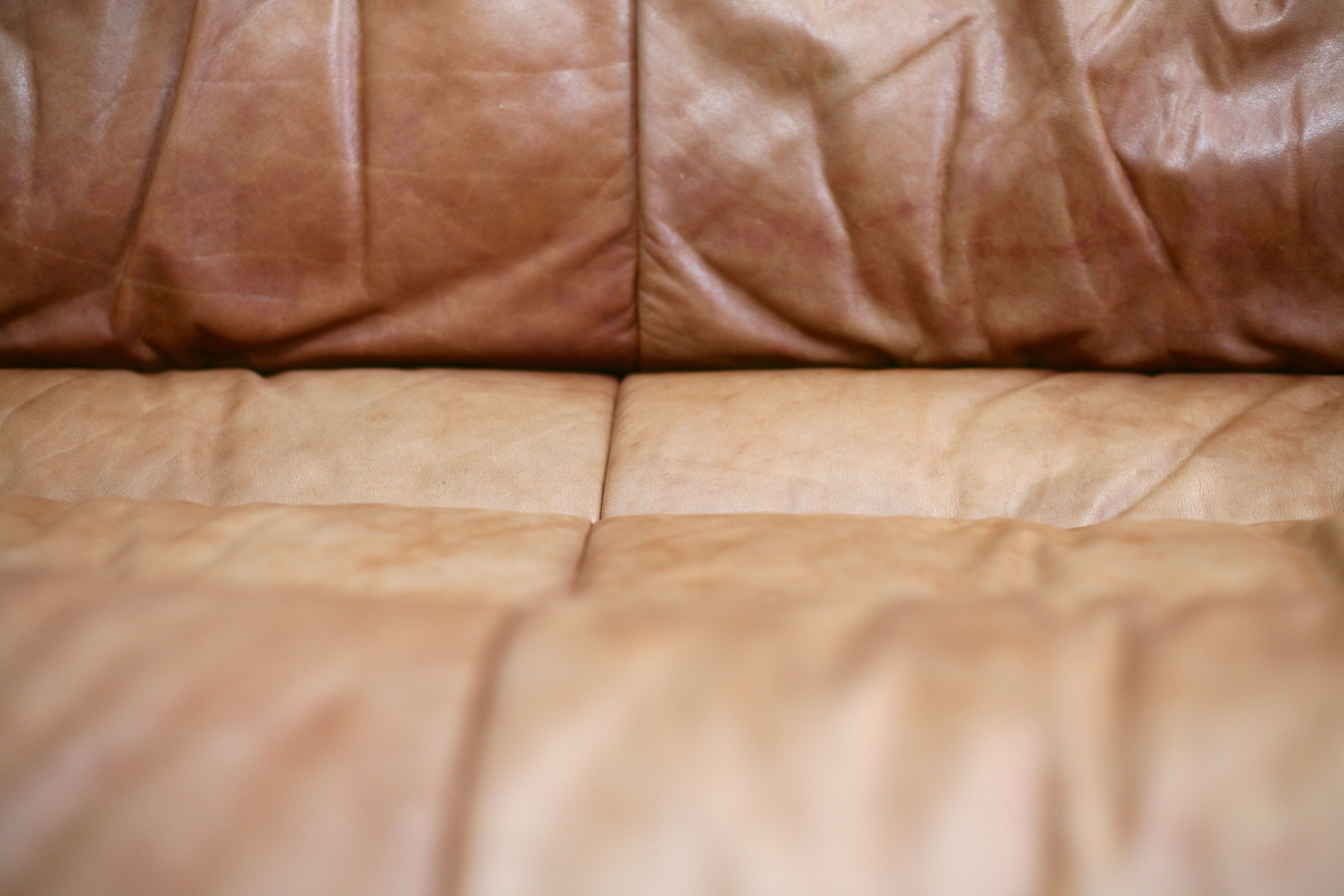 Sofa by Michel Ducaroy, leather, 1978. Model Dianthus. Edited by Ligne Roset.