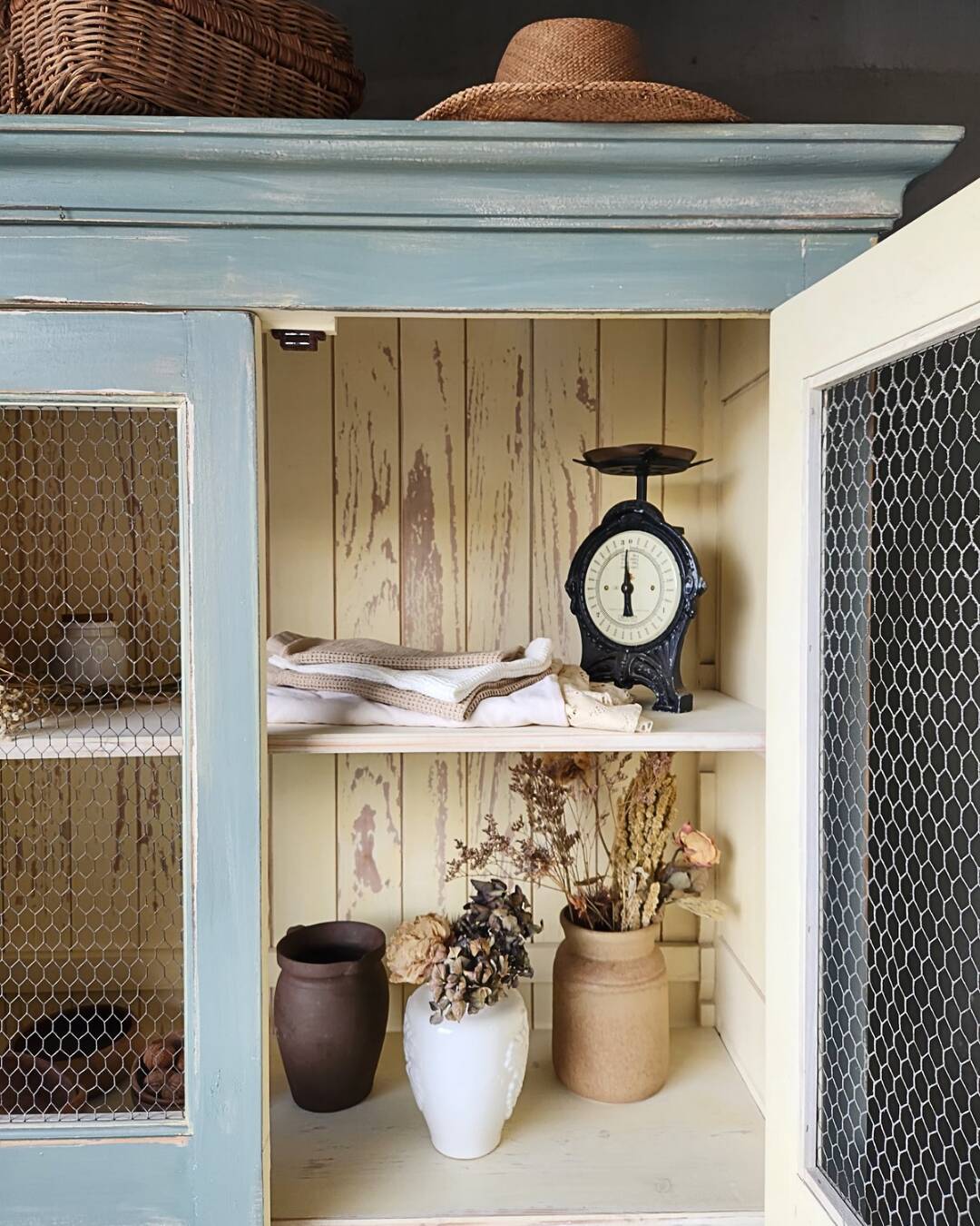 Display cabinet