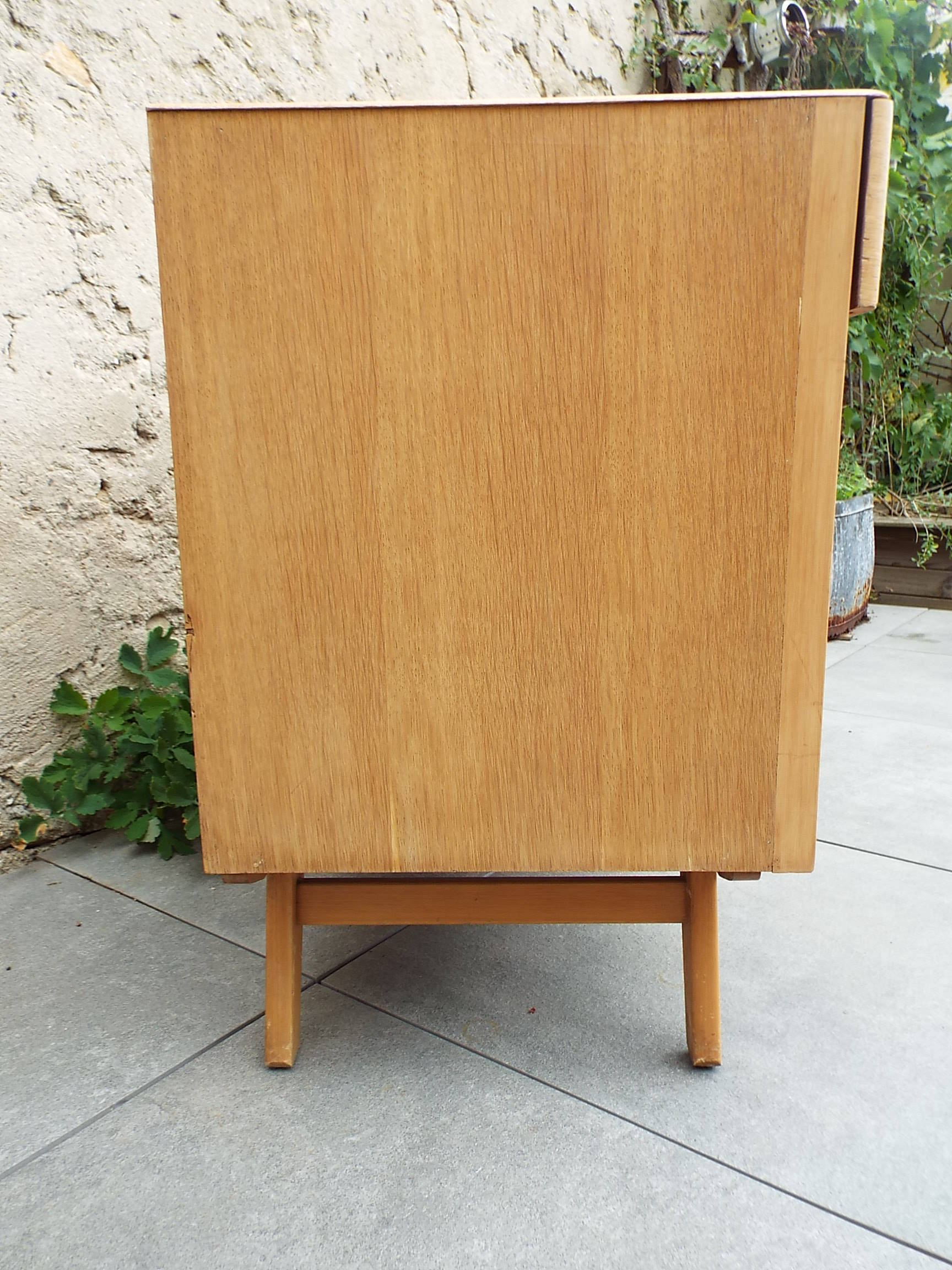 Compass feet dresser