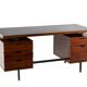 Pierre Guariche, Bureau en acajou et métal laqué, années 1960