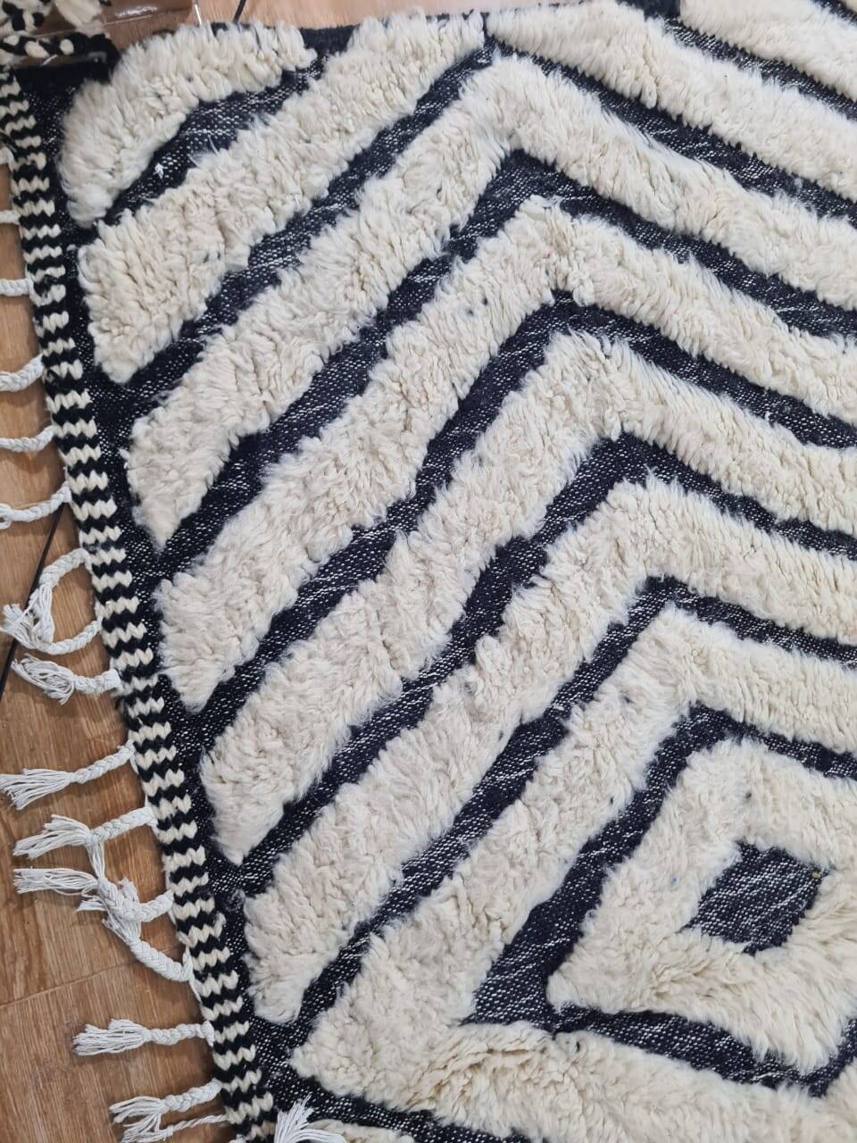 Handmade wool Berber rug 300X200 cm
