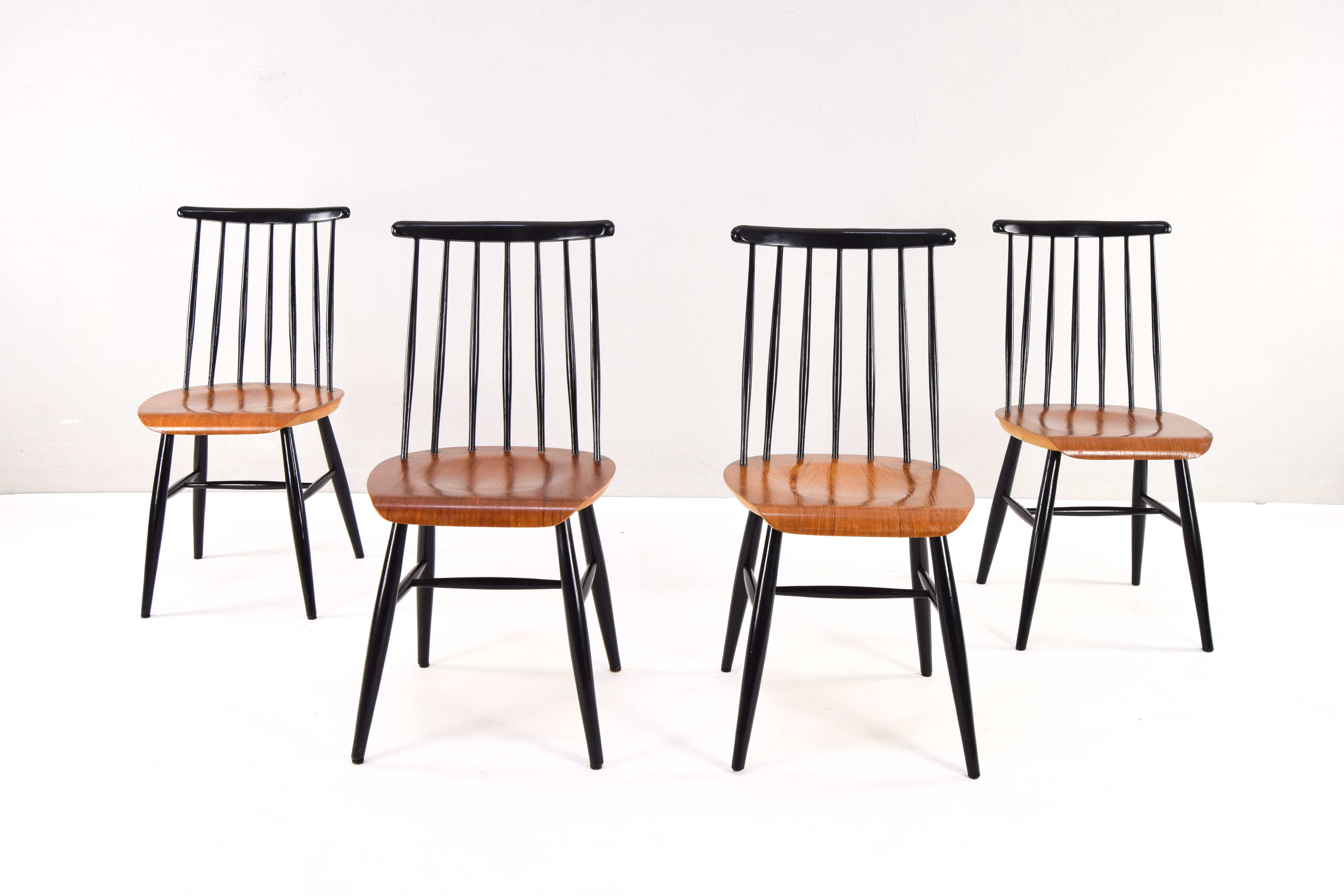 Four Mid Century Scandinavian Modern Fanett Dining Chairs by Ilmari Tapiovaara
