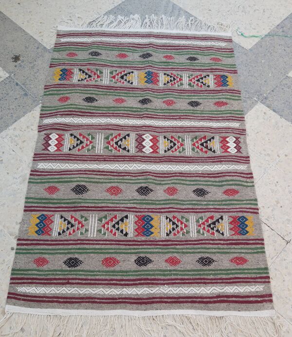 Tapis kilim gris traditionnel fait main en pure laine 145x100cm
