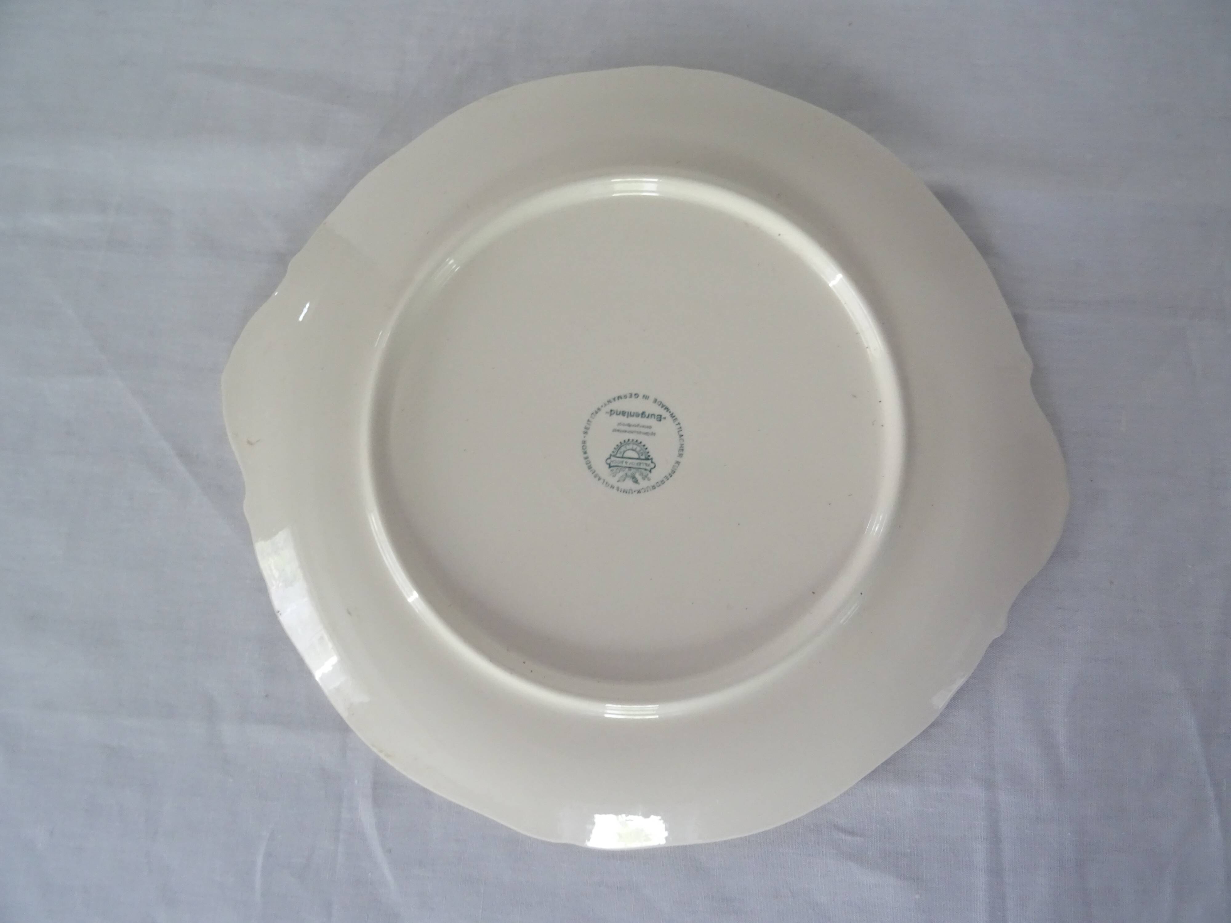 Round ceramic faience dish villeroy boch burgerland blue
