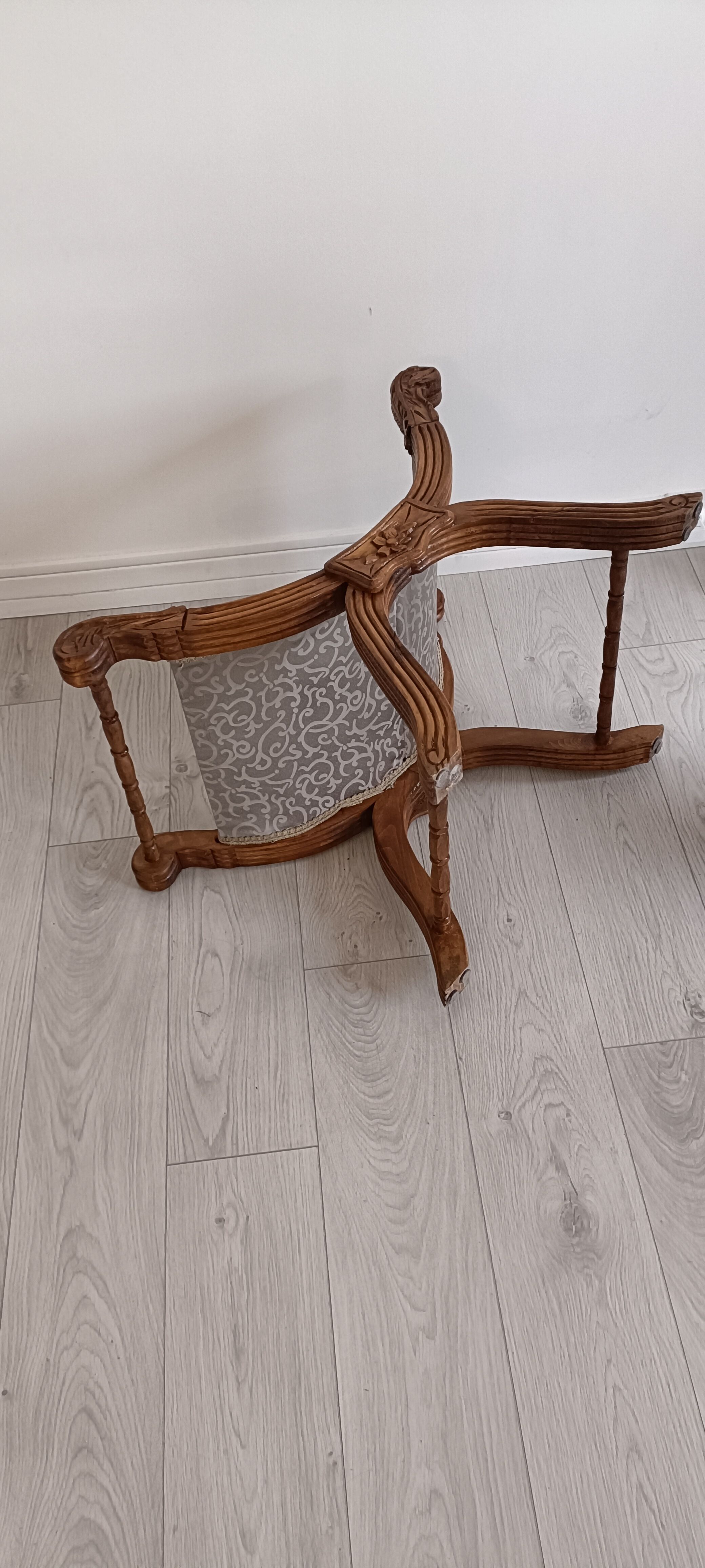 Curule seat, Dagobert