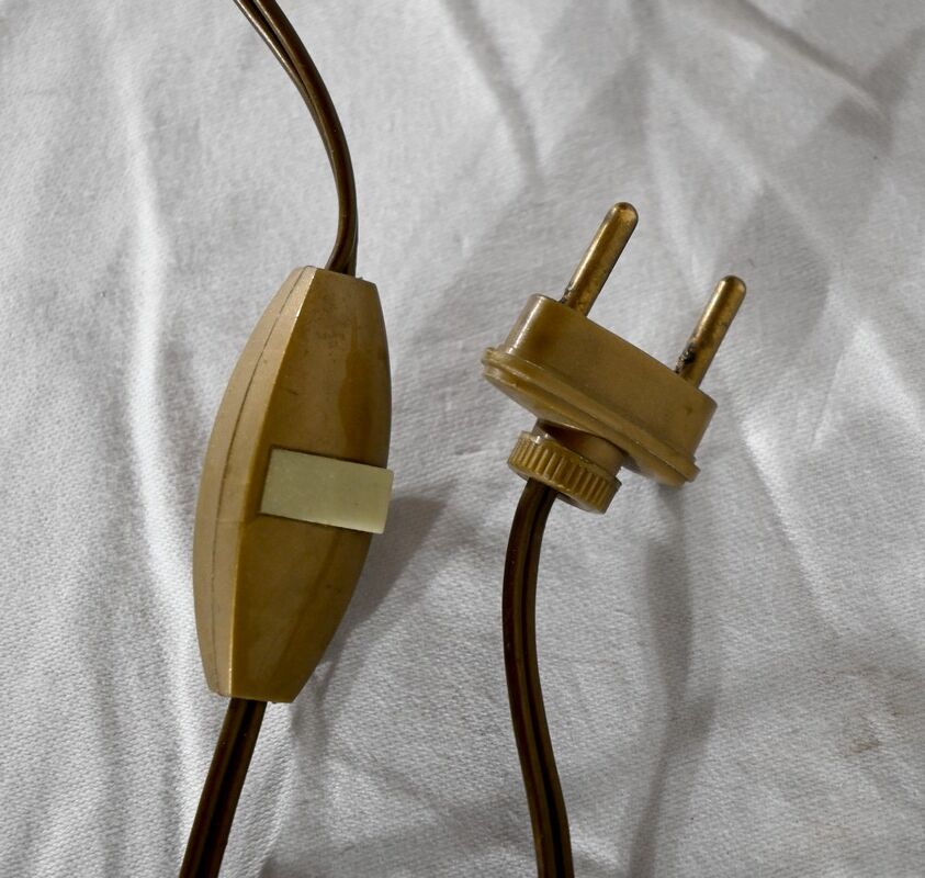 Porcelain lamp from Nanjing, China – Late nineteenth century