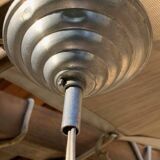 Suspension chandelier rises and falls in white opaline and counterweight