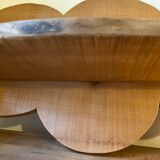 Cloud-shaped shelf made of solid wood