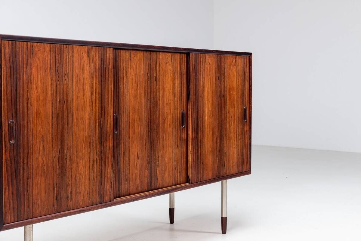 Buffet inhabituel en palissandre avec pieds en métal Danemark 1960