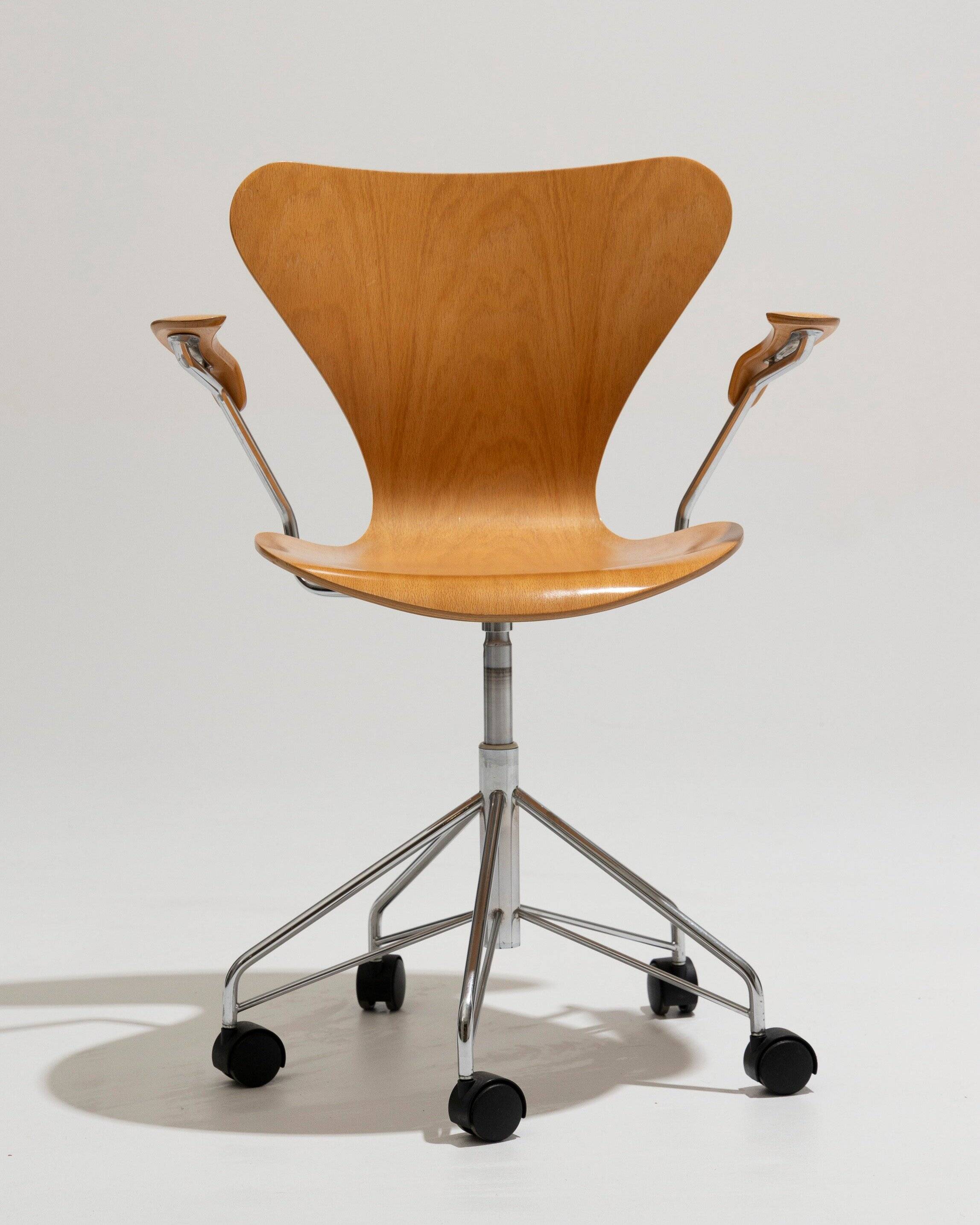 Swivel office chair 3217, Arne Jacobsen, 1960s