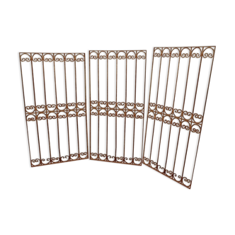 Lot de 3 grilles en fer forgé