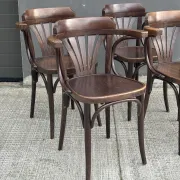 Set of 4 vintage bentwood bistro chairs with armrests – Styl
