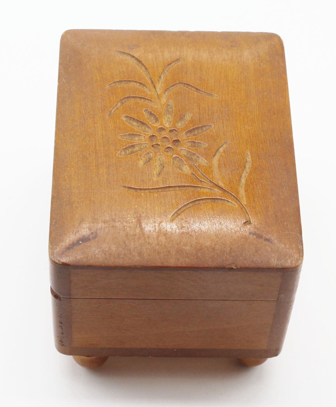 Former small wood with wooden music