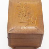 Former small wood with wooden music