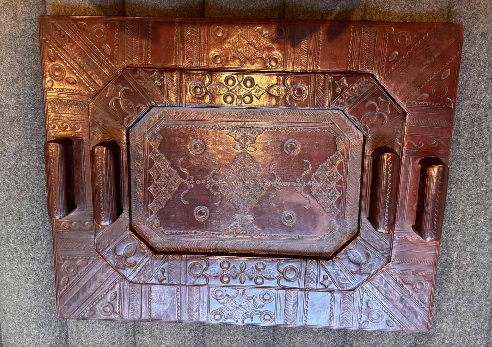 Lot of 2 leather trays