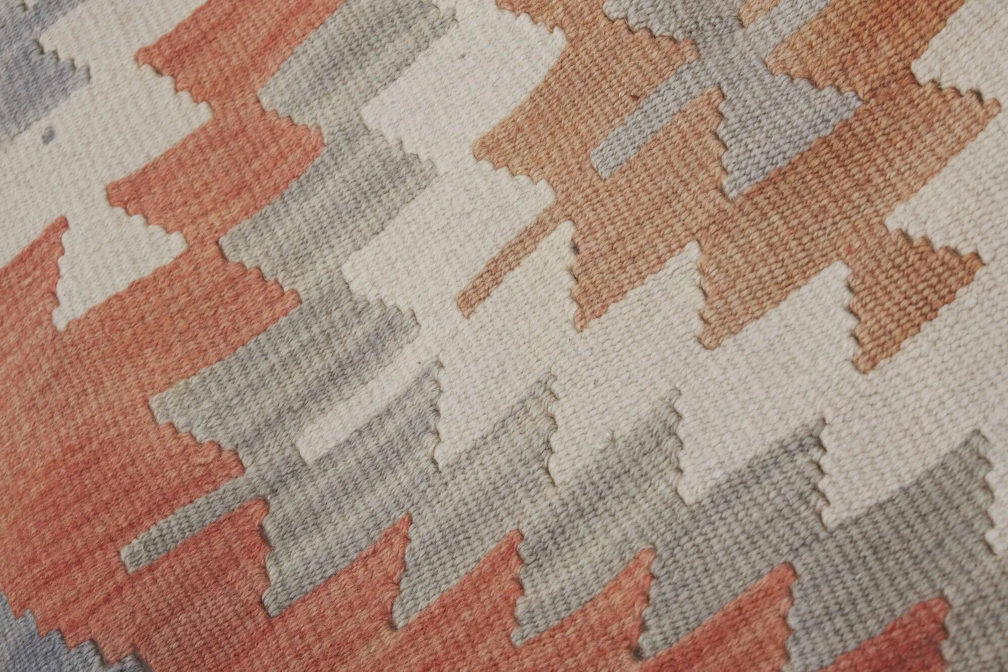 Vintage Turkish kilim, handwoven, 105x171 cm.