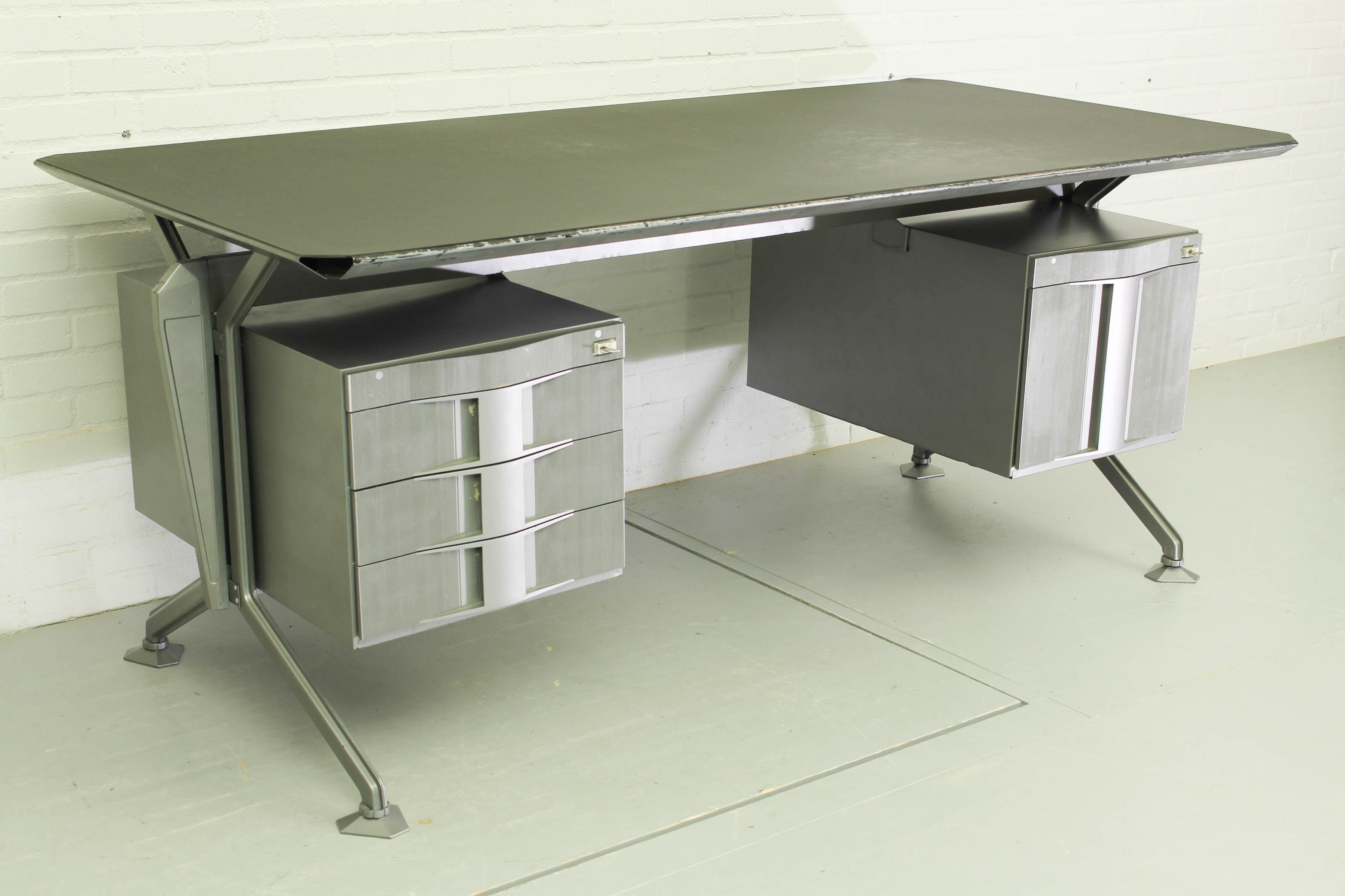 Arco Desk by Studio BBPR  for Olivetti, 1963