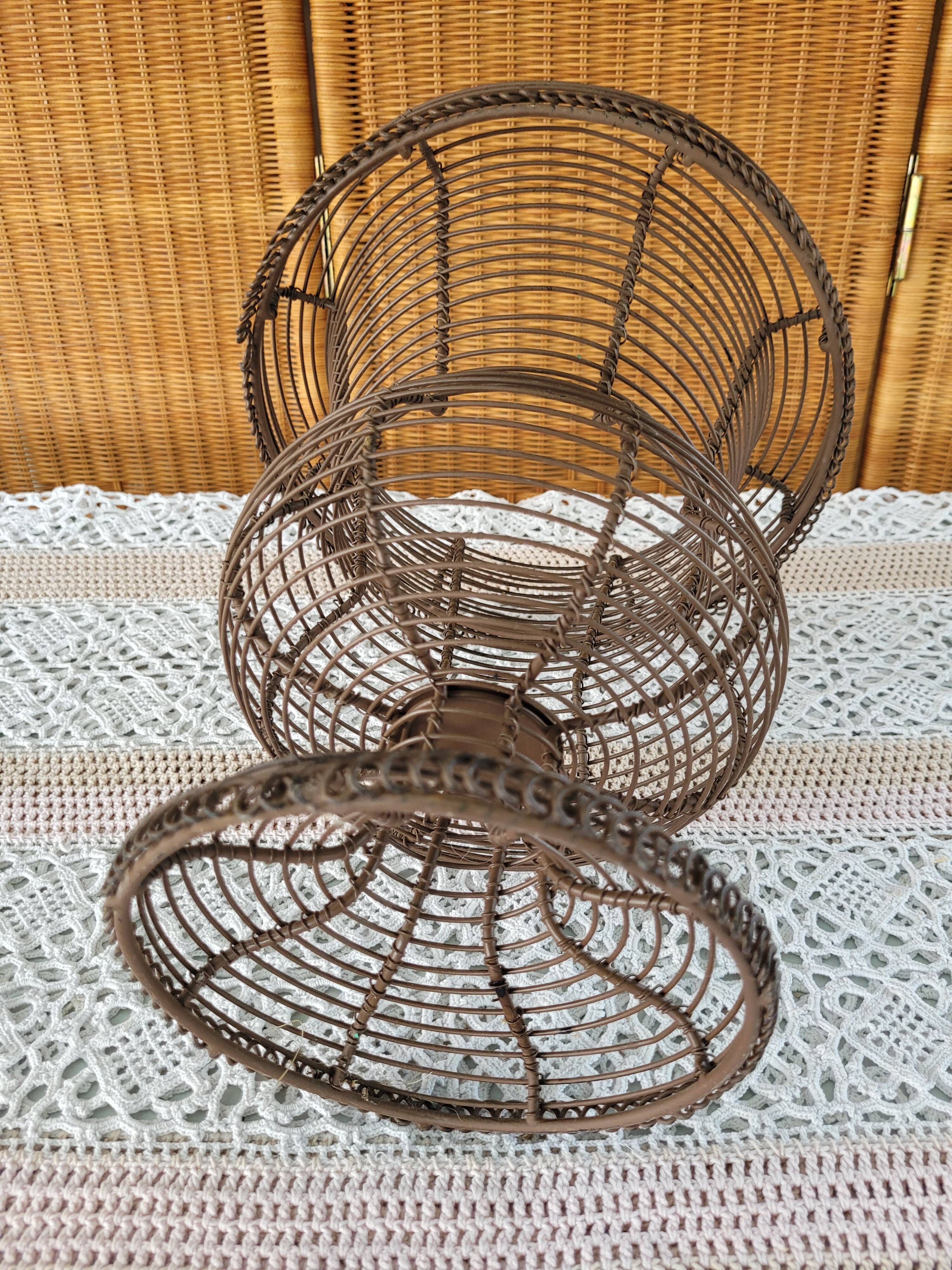 Medici vase in openwork iron