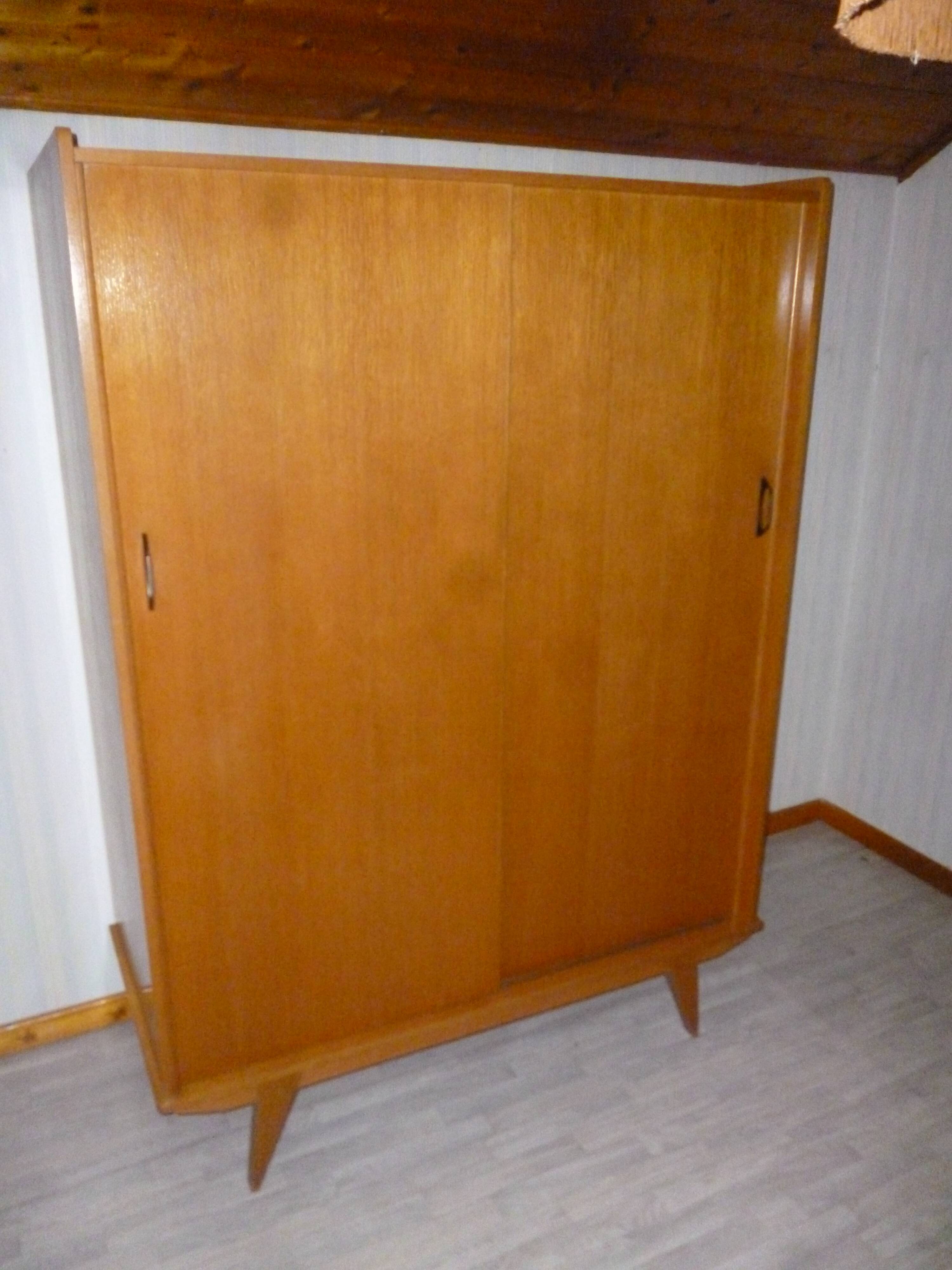 Wardrobe sliding doors year 70