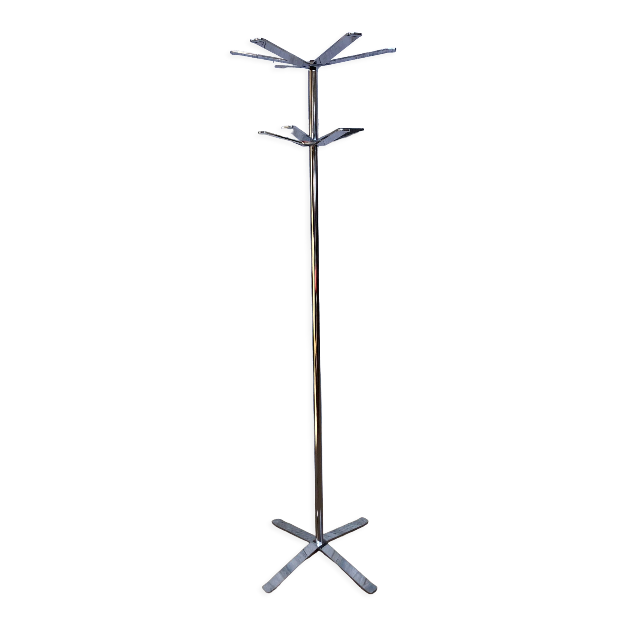 Coat rack on foot with chrome slats