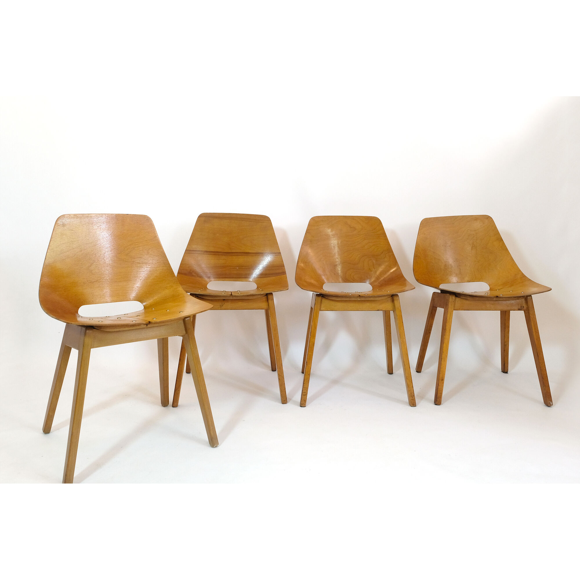 Set of 4 barrel chairs, wooden base, Pierre Guariche, Steiner, 1950s.