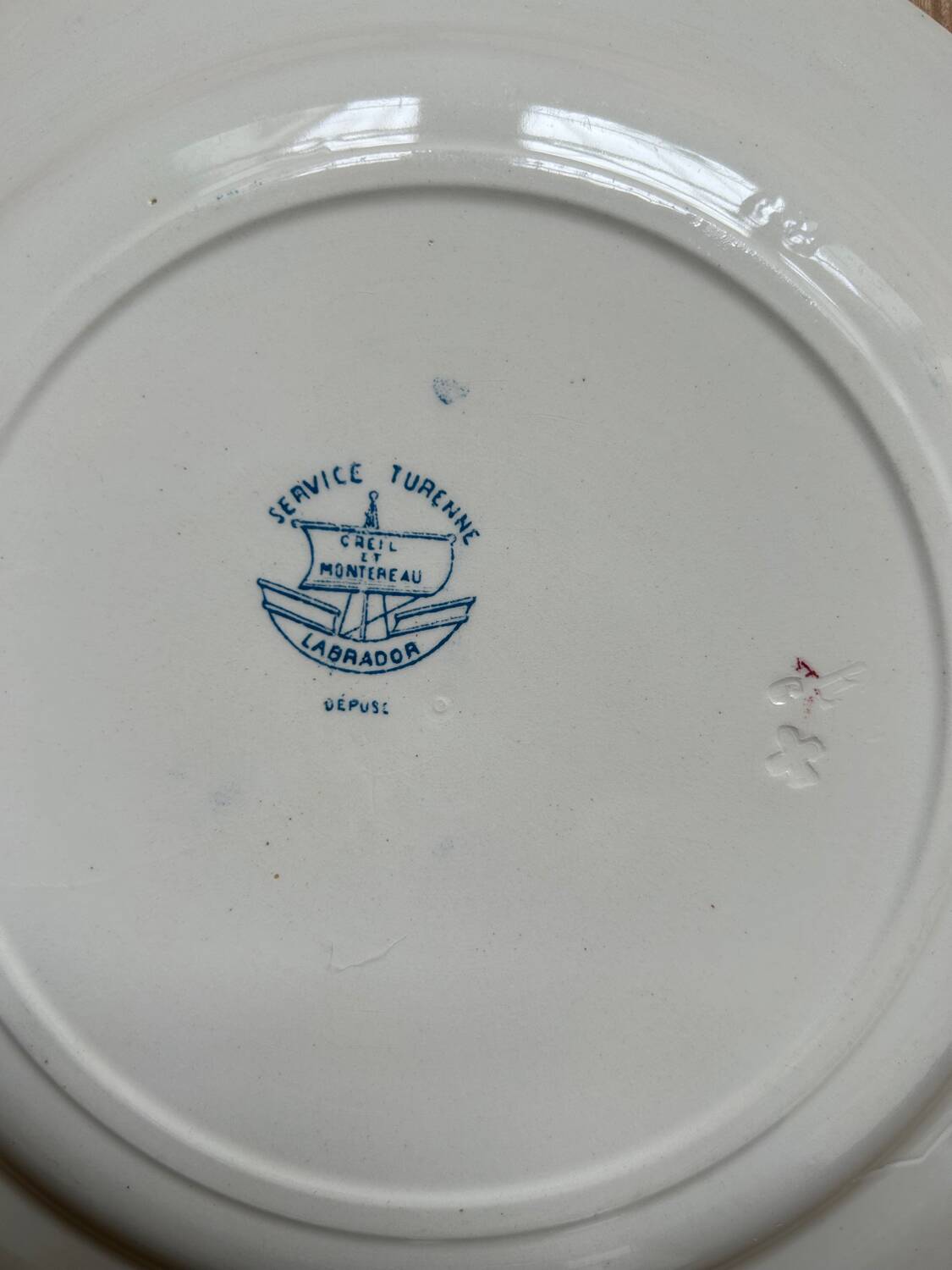 Set of 2 old flat plates