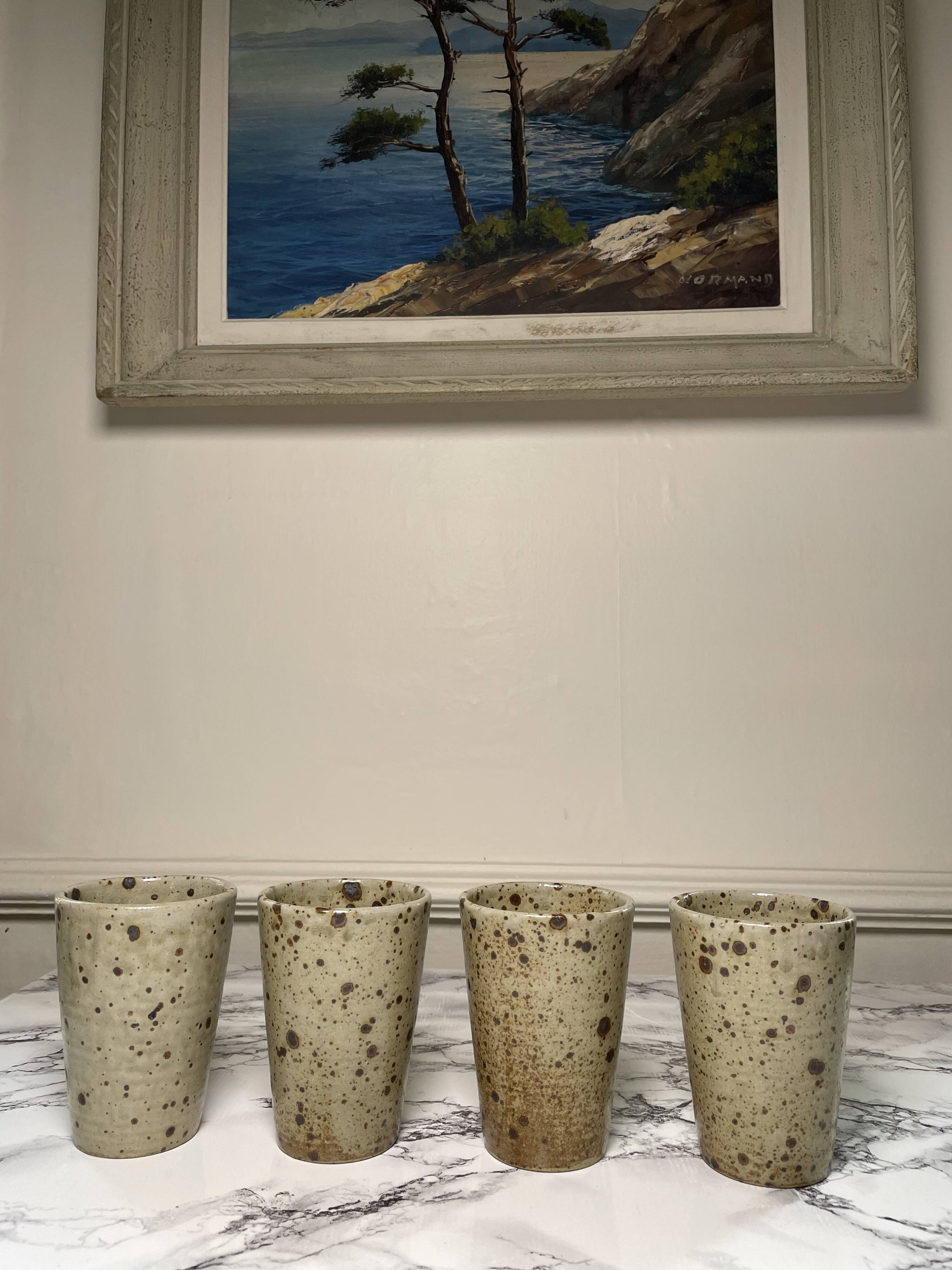 Beige pyrite stoneware mugs