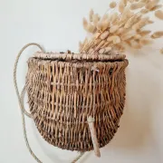 Vintage woven wicker fisherman's bag – Wall rattan basket