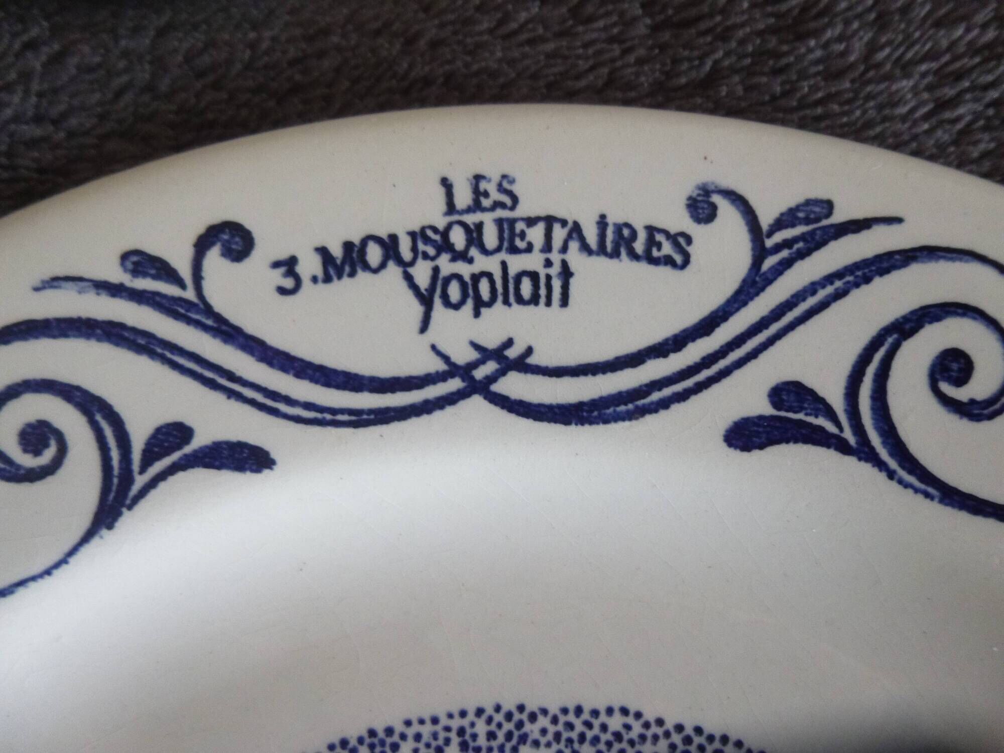 4 assiettes publicitaires Yoplait- Les 3 mousquetaires