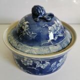 Ancient white blue Chinese ceramic pot
