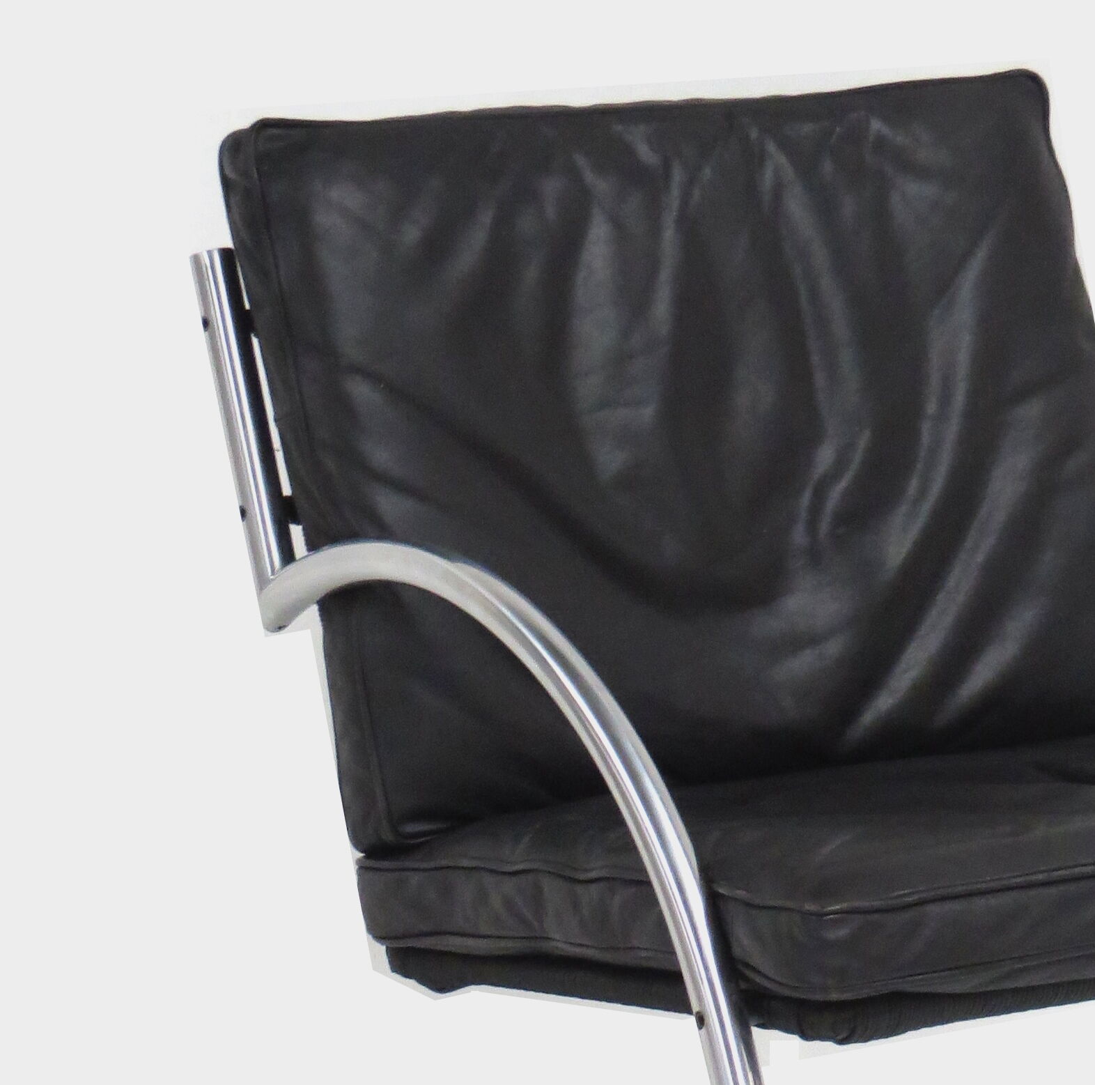 Fauteuil vintage design du milieu du siècle en cuir noir de haute qualité, années 1980