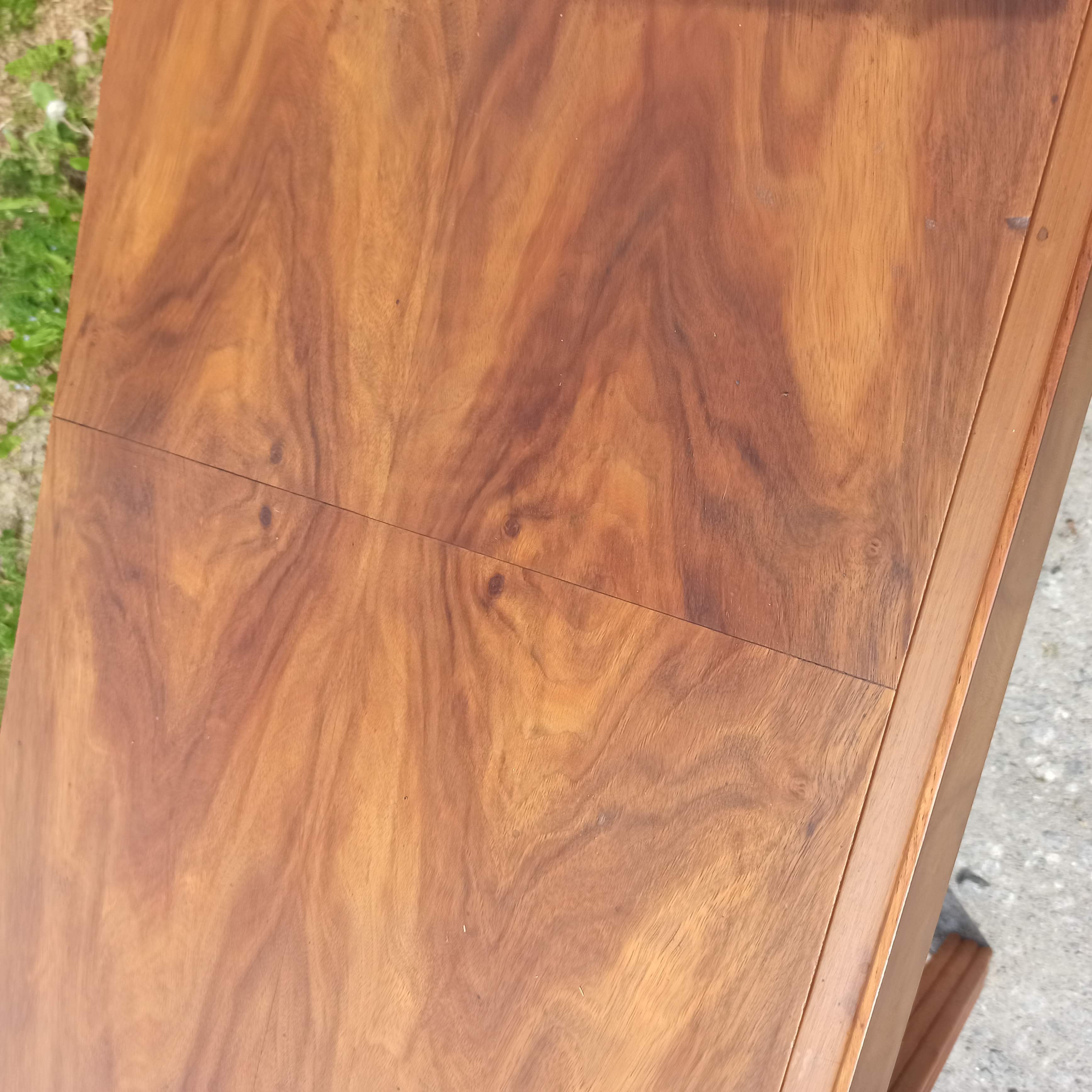 Bureau table des années 50 Art Déco tiroir en façade