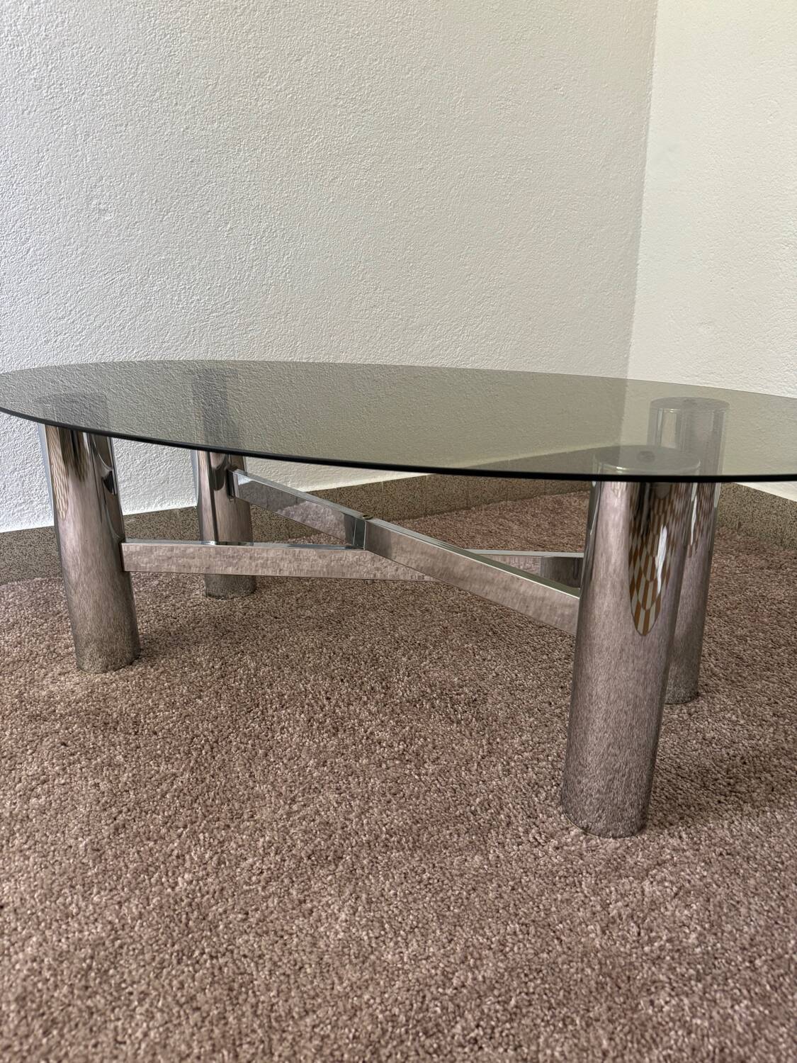 Table basse métal chromé verre fumé années 70