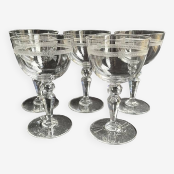 5 verres en cristal léger soufflé, taillé et guilloché