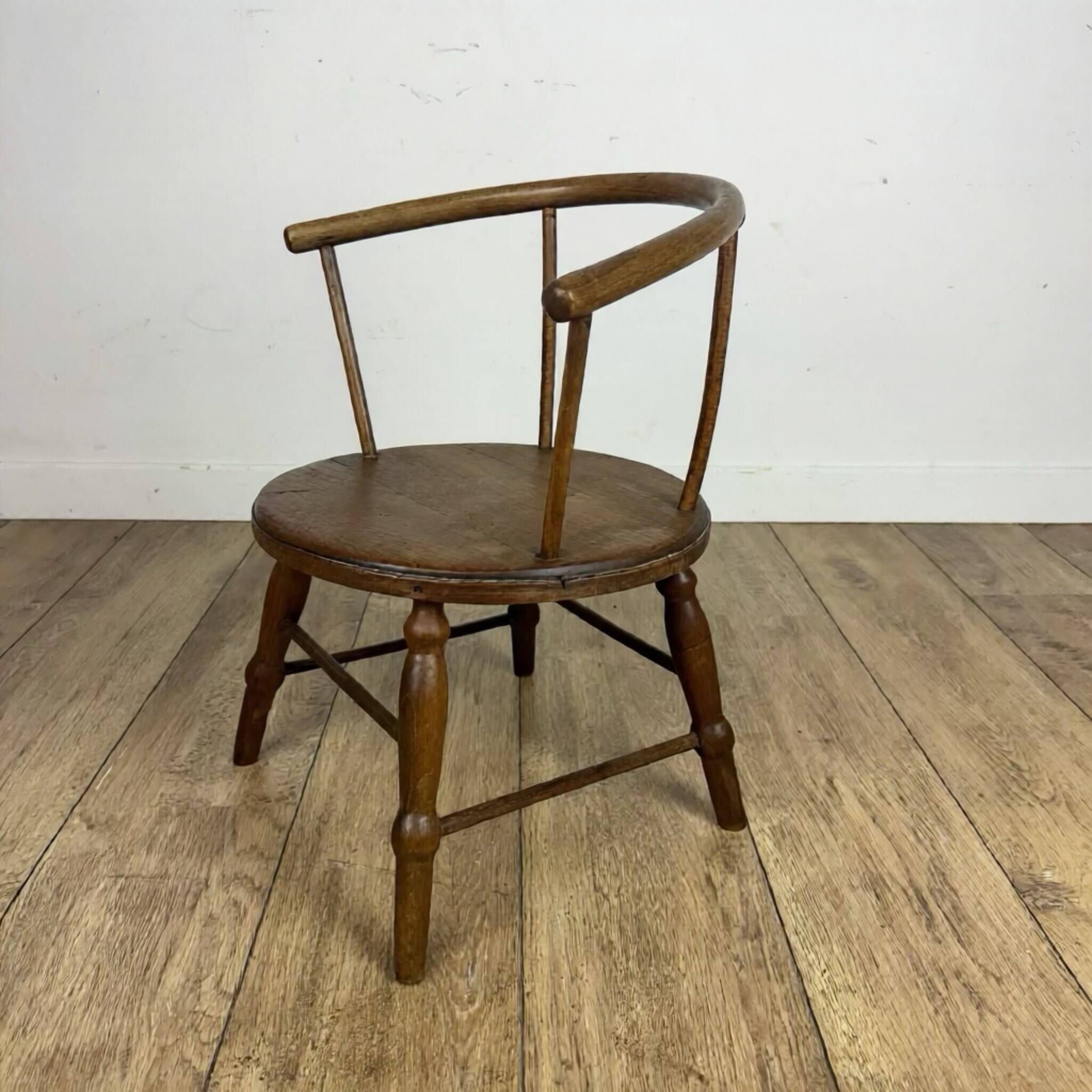 Chaise enfant ancienne en bois tourné
