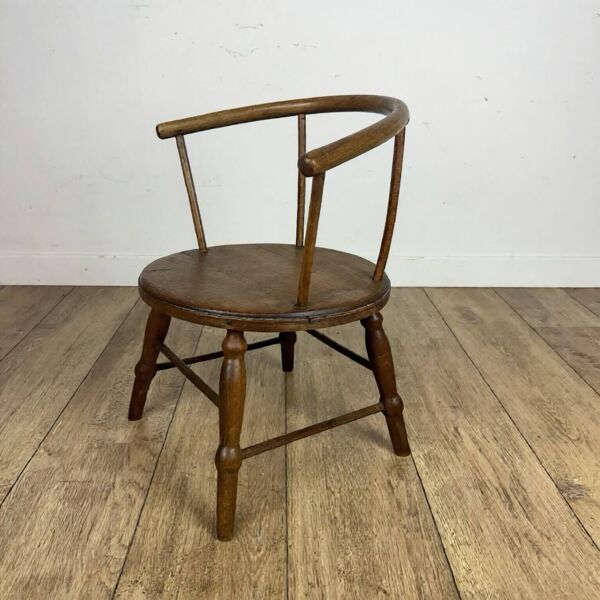 Chaise enfant ancienne en bois tourné