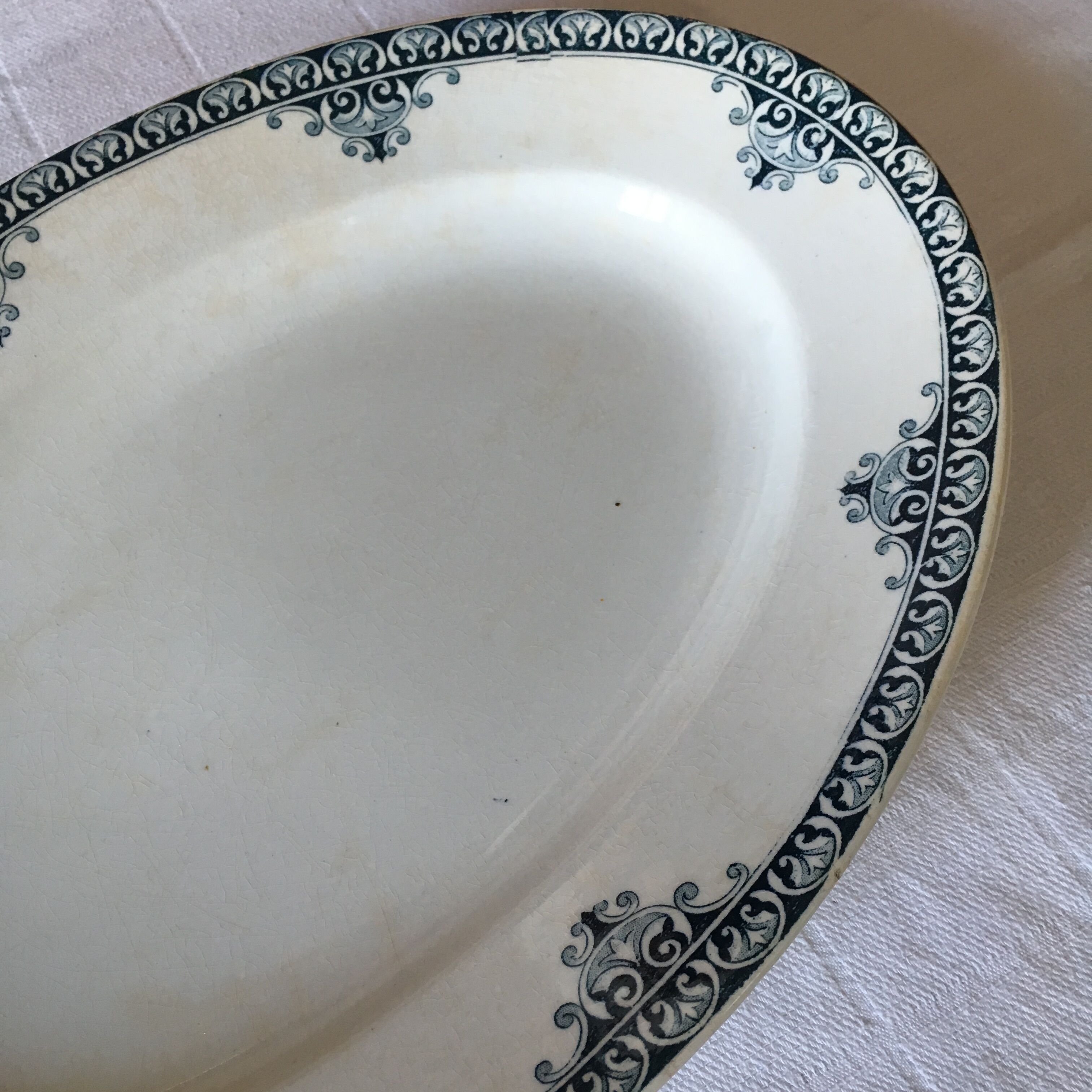 Service St-Amand earthenware dish and Hamage model Edirne