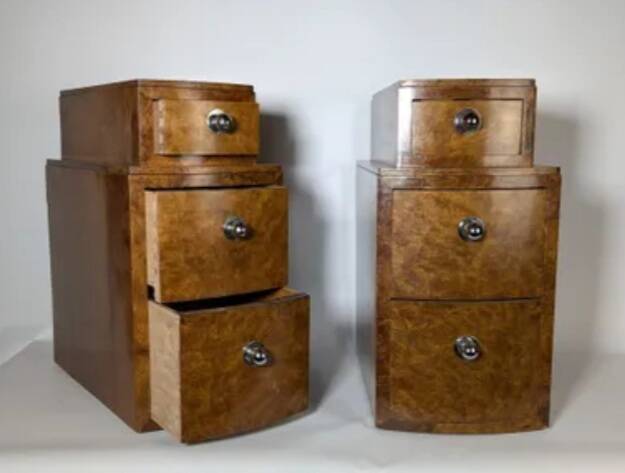 Pair of Art Deco bedside tables in elm burl veneer