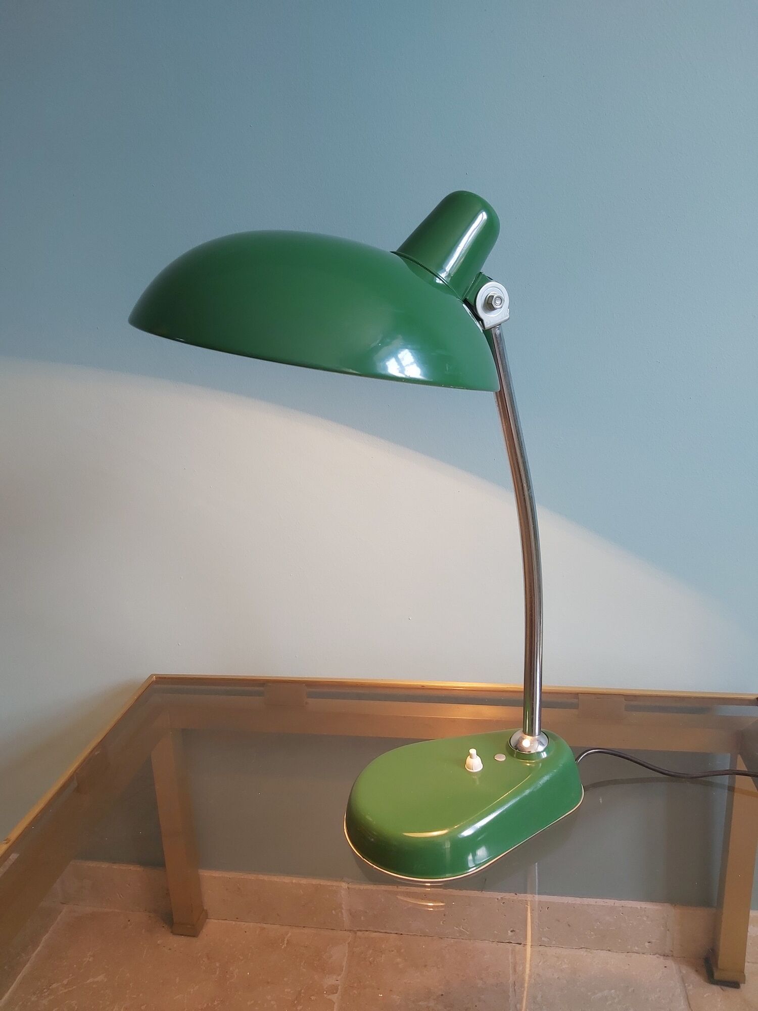 Large vintage desk lamp (50cm) in green lacquered metal, 70s