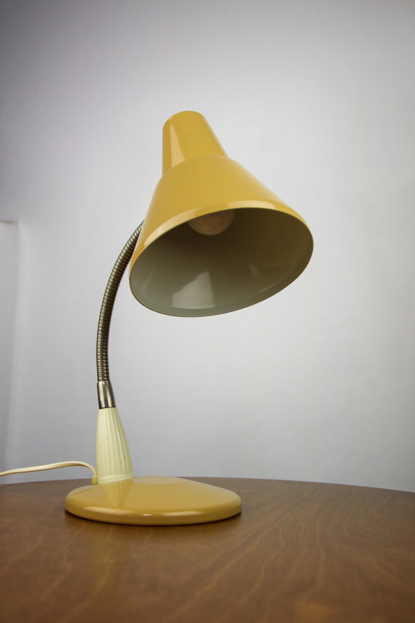 Adjustable Desk Lamp in Sand Painted Metal and Chrome-Plated Spiral Arm, 1970s