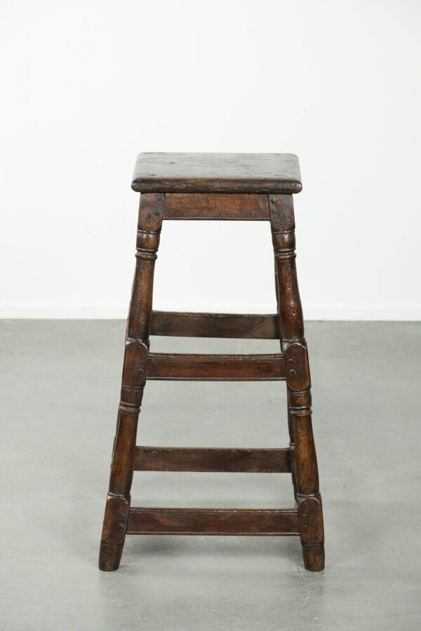 Tabouret en chêne anglais ancien / tabouret à joints du XVIIIe siècle