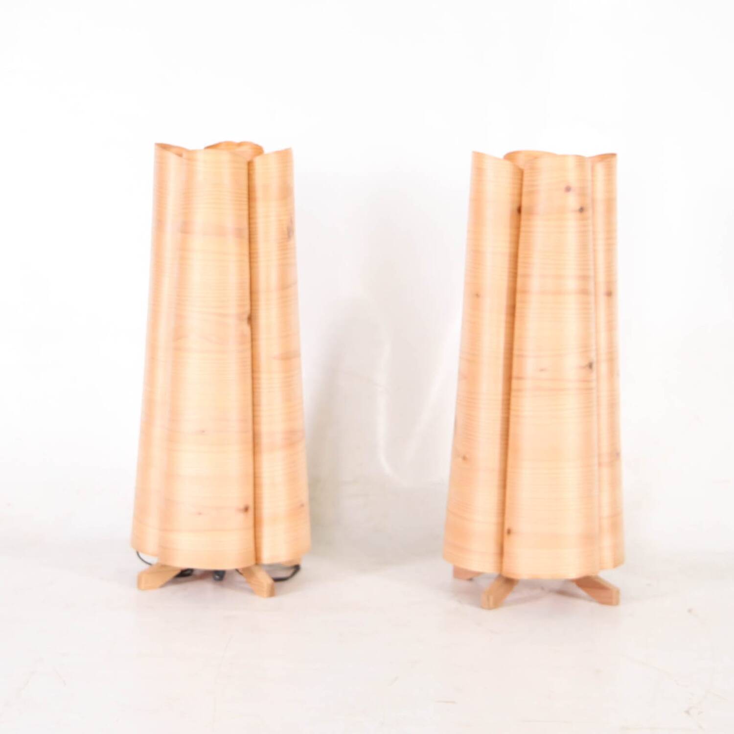 Pair of wooden lamps