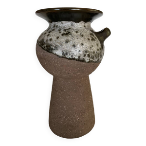 Vase brutaliste suédois