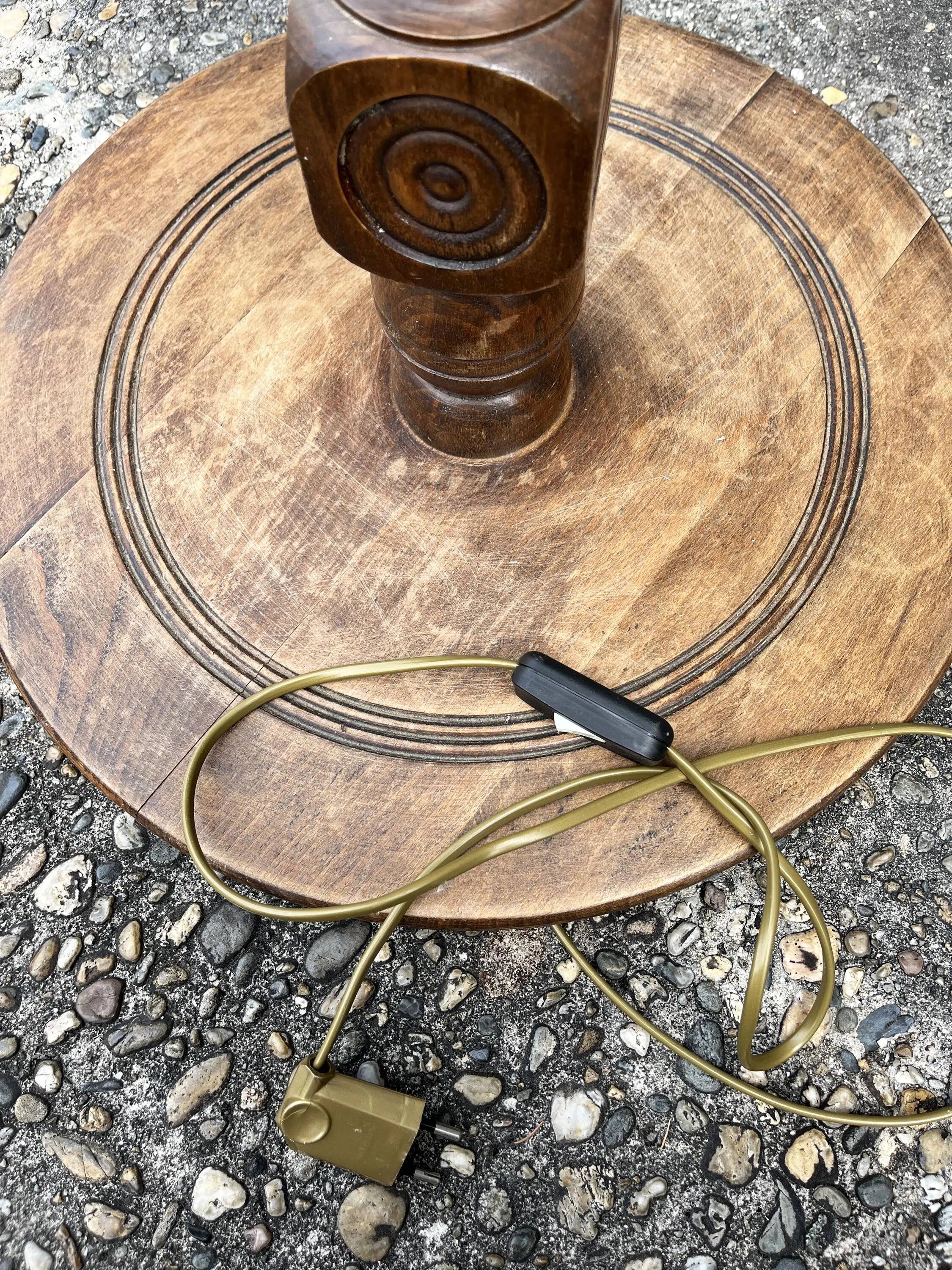 Lampe brutaliste en bois sculpté, 1950