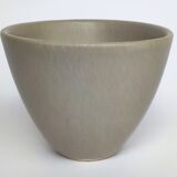 Bol en porcelaine signé