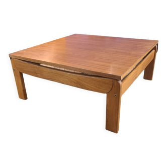 Table basse scandinave  en bois massif vers 1980